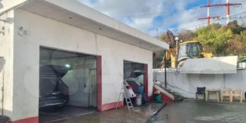 В Сочи на пути в Красную Поляну выставили на продажу автомойку за 15,8 млн