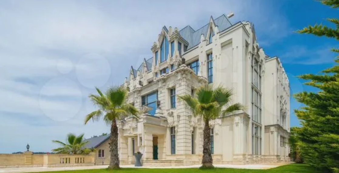 В Сочи выставлен на продажу особняк площадью 1600 кв. м за 1 миллиард рублей