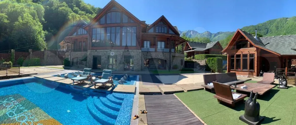 В Сочи продают элитную горную резиденцию за 1,3 млрд рублей