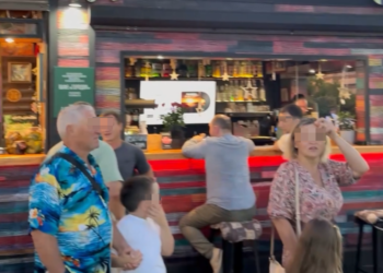 В Сочи за 1 млн рублей выставлен на продажу бар с посадкой у моря