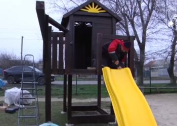 Детская площадка от сочинцев появилась в дендропарке Генического округа