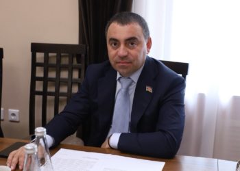 Депутат Заксобрания Кубани Арменак Тозлян подарил Сочинскому реабилитационному центру наборы для детского творчества