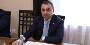 Депутат Заксобрания Кубани Арменак Тозлян подарил Сочинскому реабилитационному центру наборы для детского творчества