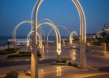 Светящиеся арки на площади Искусств в Сочи могут исчезнуть