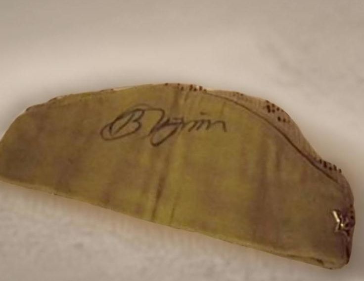 В Сочи за 200 тысяч продают уникальный предмет с автографом президента Путина