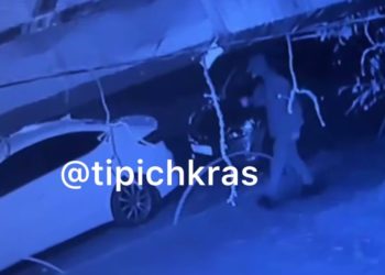 В Краснодаре двое мужчин изрезали шины 14 авто и вскрыли магазин