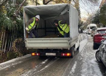 В Сочи продолжают устранять последствия непогоды