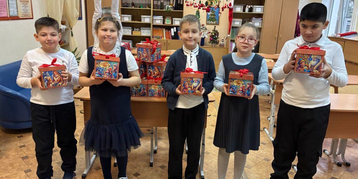 Депутат Заксобрания Кубани Арменак Тозлян поздравил детей с особенностями развития с наступающим Новым годом