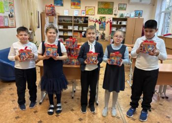 Депутат Заксобрания Кубани Арменак Тозлян поздравил детей с особенностями развития с наступающим Новым годом