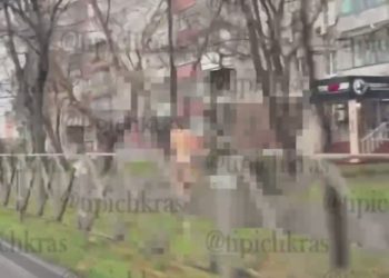 По Краснодару бегал голый абсолютно голый мужчина