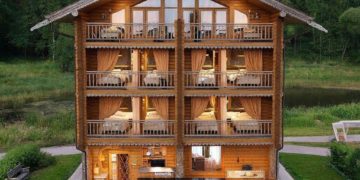 В Анапе в районе Высокого берега продают гостевой дом за 137 млн рублей