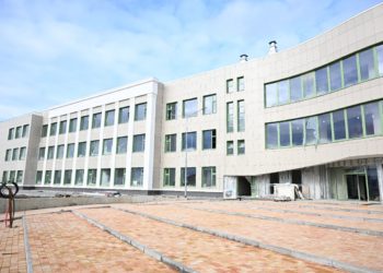 Прошунин: школу на улице Лизы Чайкиной в Сочи построили на 95%