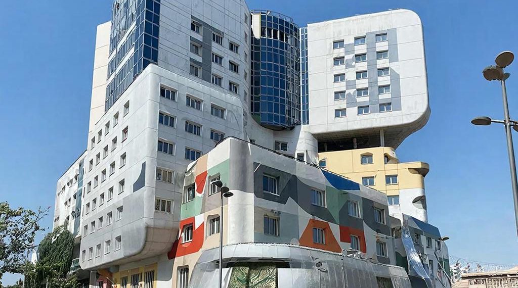 В Сочи выставили на продажу здание бизнес-центра за 800 миллионов рублей