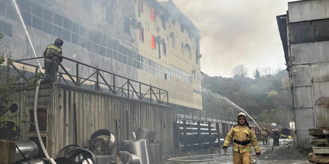 Прошунин: пожар на улице Транспортной в Сочи локализовали