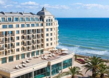 В Сочи за 170 млн продают гостиничный комплекс на берегу горной реки