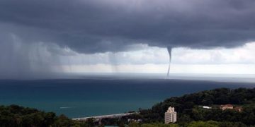 В Сочи ожидаются смерчи над морем 16 декабря