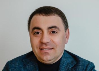 Депутат Заксобрания Кубани Арменак Тозлян передал в дар реабилитационному центру плазменный телевизор