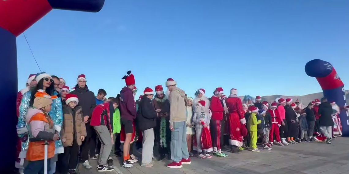 В Новороссийске прошел забег Дедов Морозов