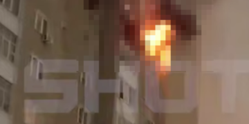 Появилось видео страшного пожара на 9-м этаже дома после падения БПЛА в Твери