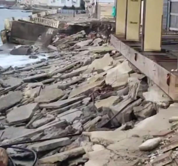 В Сочи появились кадры окончательно разрушенной набережной Лоо