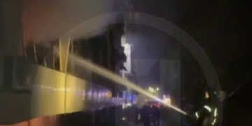 В Сочи во время пожара в пятиэтажке спасатели эвакуировали 250 человек