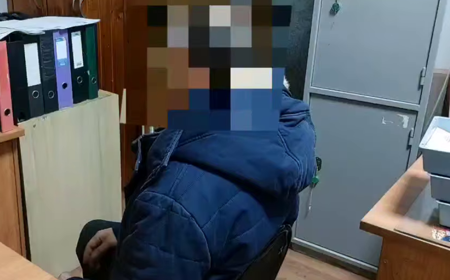 В Ейске задержан мужчина, осквернивший Доску почета