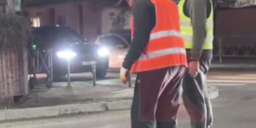 В Краснодаре асфальт чинят по принципу «и так сойдёт», прихлопывая ногой