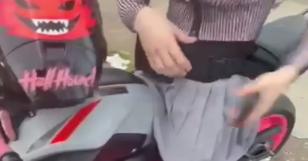 В Краснодаре Биба и Боба устроили мотопробег в платьях и с накладными титяо