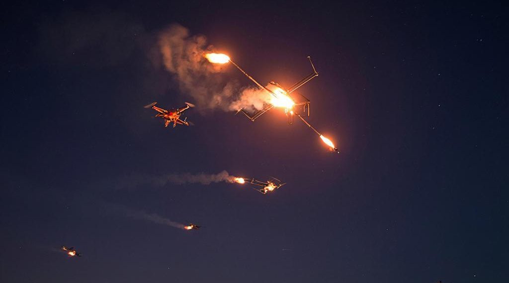 Пожар на парковке в Адыгее последовал за сообщениями о взрыве в небе