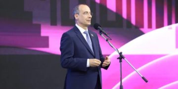 Мэр Сочи поздравил с юбилеем председателя Заксобрания Кубани Юрия Бурлачко