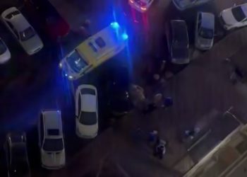 В Краснодаре курьер выпал с балкона и погиб