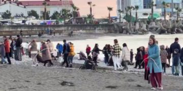 Сочи в новогодние каникулы: пляжи и склоны заполнены туристами