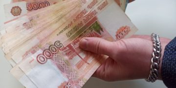 Фемида поставила точку: у экс-инспектора полпредства в ЮФО изъяли 28 млрд