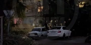 В Сочи четвертый день лежит оборванный провод под напряжением