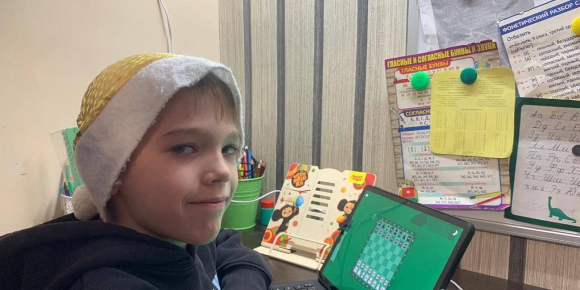 Депутат Заксобрания Кубани Арменак Тозлян исполнил новогоднюю мечту ребенка из Сочи