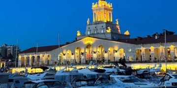 В Сочи утром 10 января повторно зазвучали сирены, аэропорт закрыт