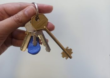 Власти Сочи рассказали о полном семейном устройстве сирот по итогам 2025 года