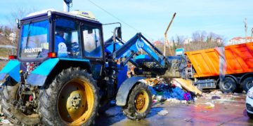 Прошунин: Сочи получит 1800 контейнеров для мусора до лета 2026 года
