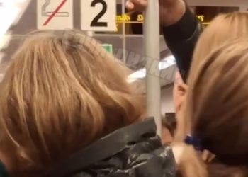 Пассажиры пели песню про медведей в переполненной «Ласточке» в Сочи