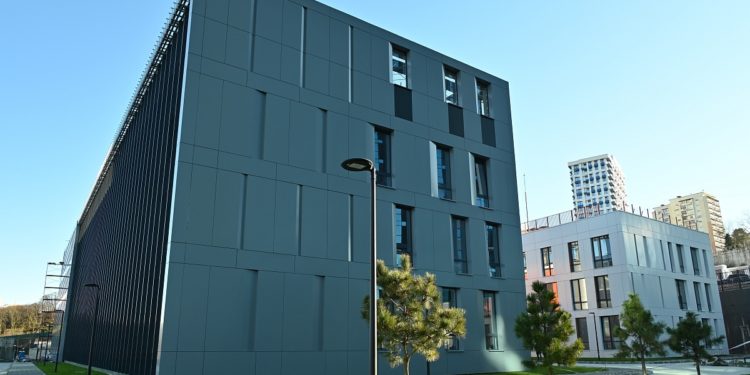 Прошунин: школу на улице Ясногорской в Сочи построили на 93%