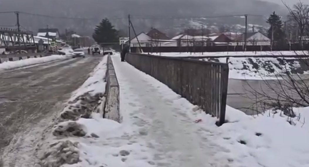 Из-за подъема воды в реках в Крымском районе включили сирены