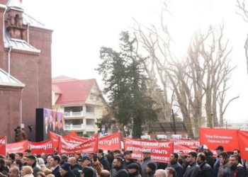 В Сочи депутат Заксобрания Кубани Арменак Тозлян провел мероприятие в поддержку Армянской Апостольской церкви