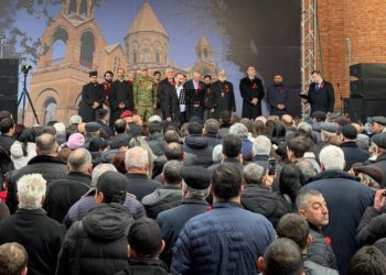 Депутат Заксобрания Кубани Арменак Тозлян провел акцию в защиту единства Армянской Апостольской церкви