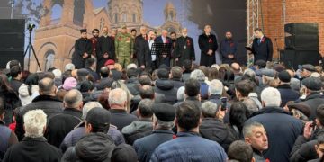 Депутат Заксобрания Кубани Арменак Тозлян провел акцию в защиту единства Армянской Апостольской церкви