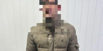 В Новороссийске задержали приезжего, ходившего по ТЦ с пистолетом