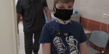 В Москве пострадавшего от хаски в Сочи Валю Королева ждет внеплановая операция