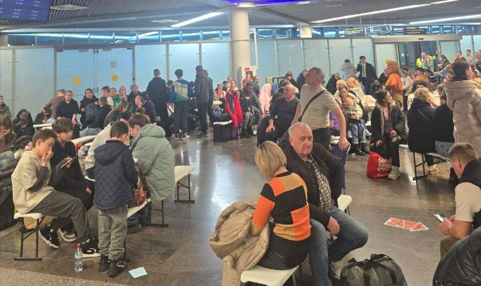 Пять рейсов ушли на запасной аэродром из-за закрытия аэропорта в Сочи