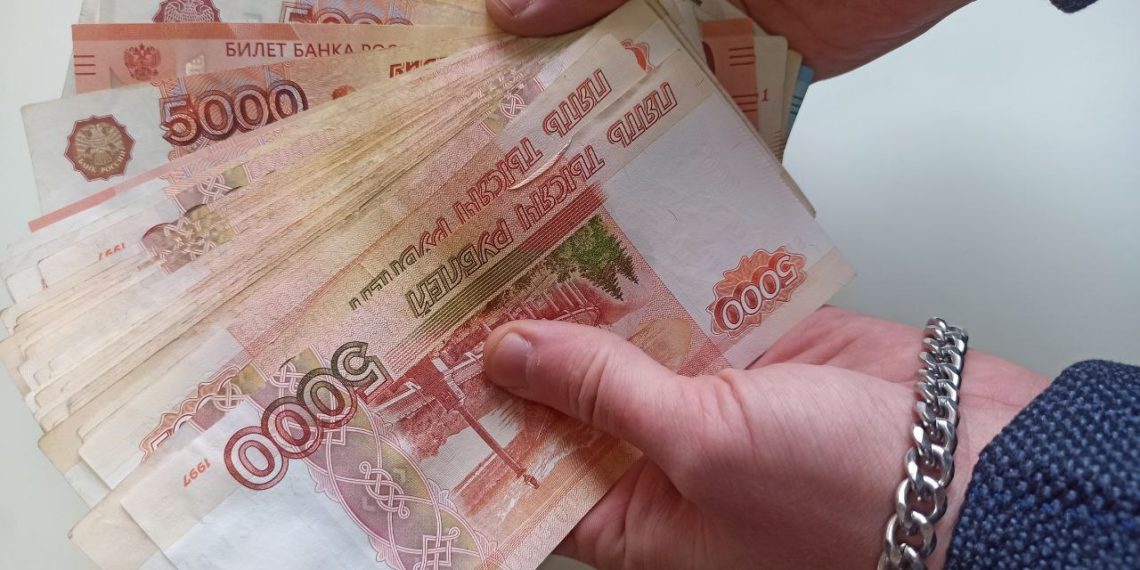 Сварщики вырвались вперед по зарплатам среди рабочих на Кубани