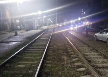 В Краснодаре 15-летний подросток упал с крыши движущегося трамвая