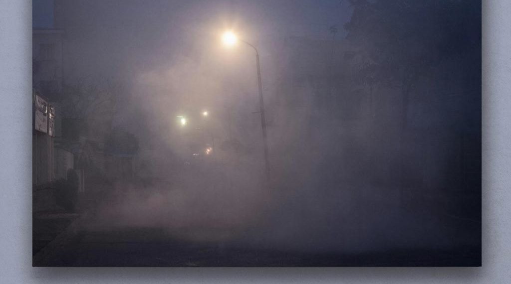 Жители Краснодара на фоне сообщений о взрывах заметили дым из окон